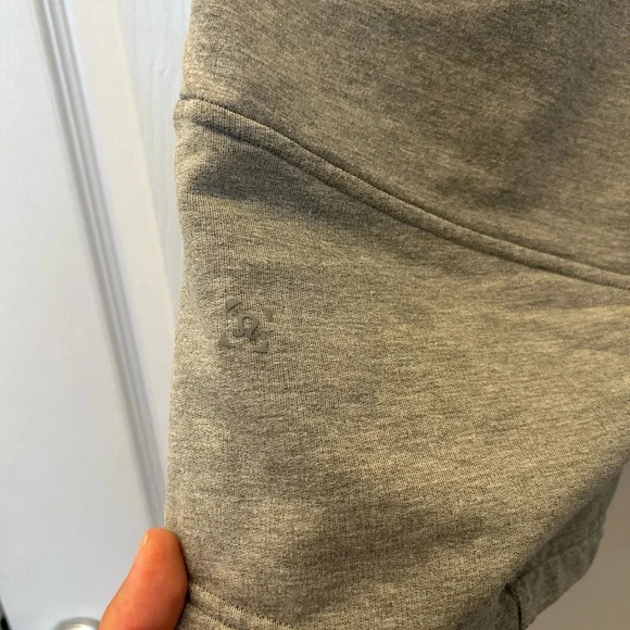 ! Lululemon City Commute Short Heathered Medium Gray Size small - Picture 6 of 6